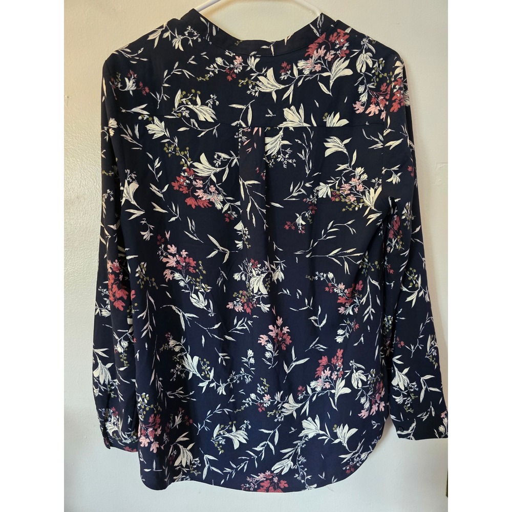 Hilary Radley Womens Navy Blue Floral Split V-Neck Long Sleeve Blouse Size M NWT - Picture 3 of 9